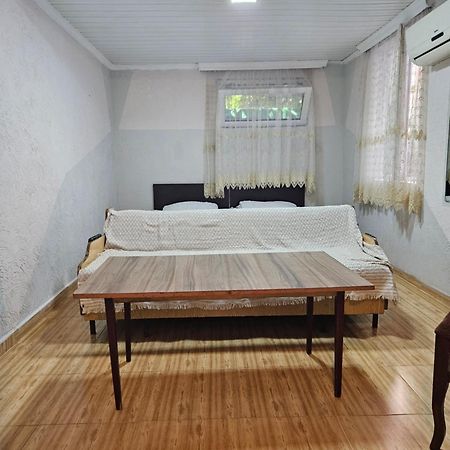 Guest House 2 Floor Batumi Bagian luar foto