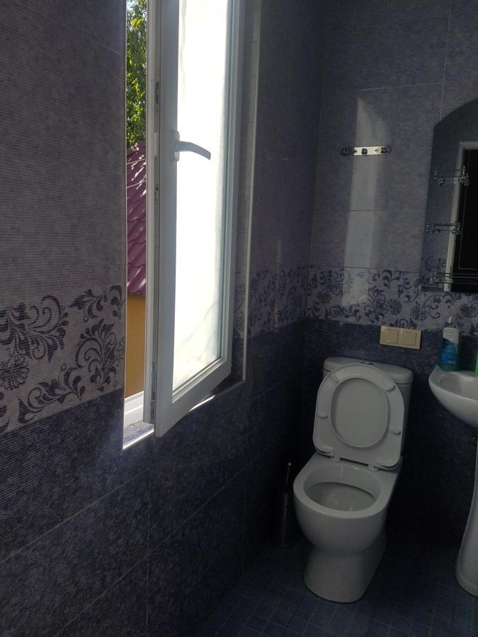Guest House 2 Floor Batumi Bagian luar foto