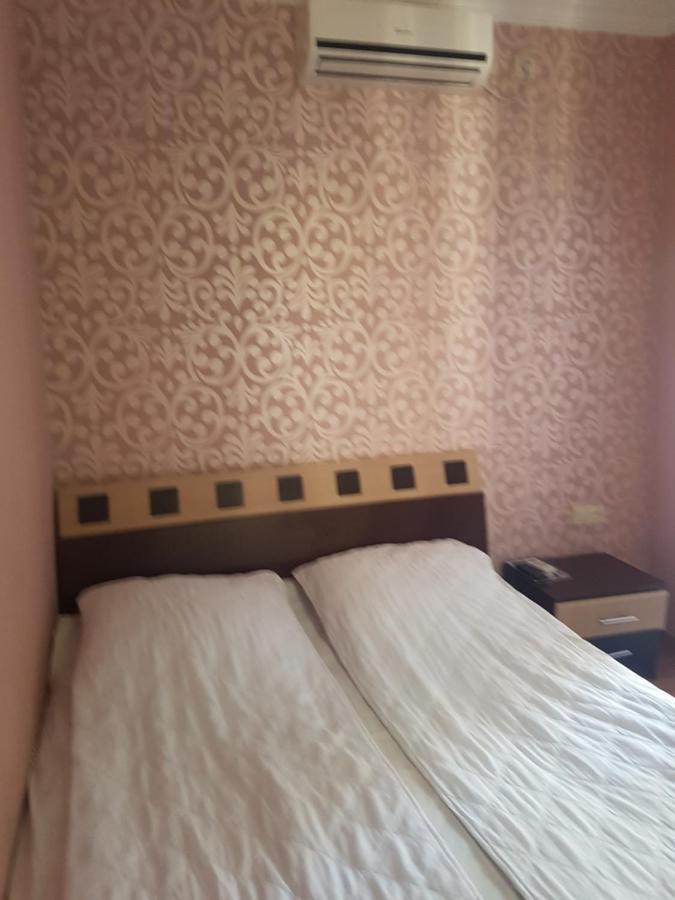 Guest House 2 Floor Batumi Bagian luar foto