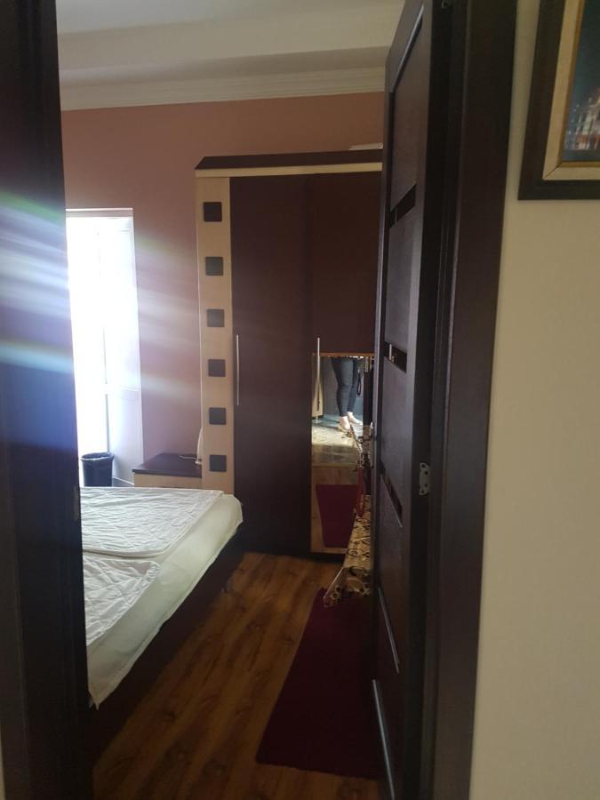 Guest House 2 Floor Batumi Bagian luar foto