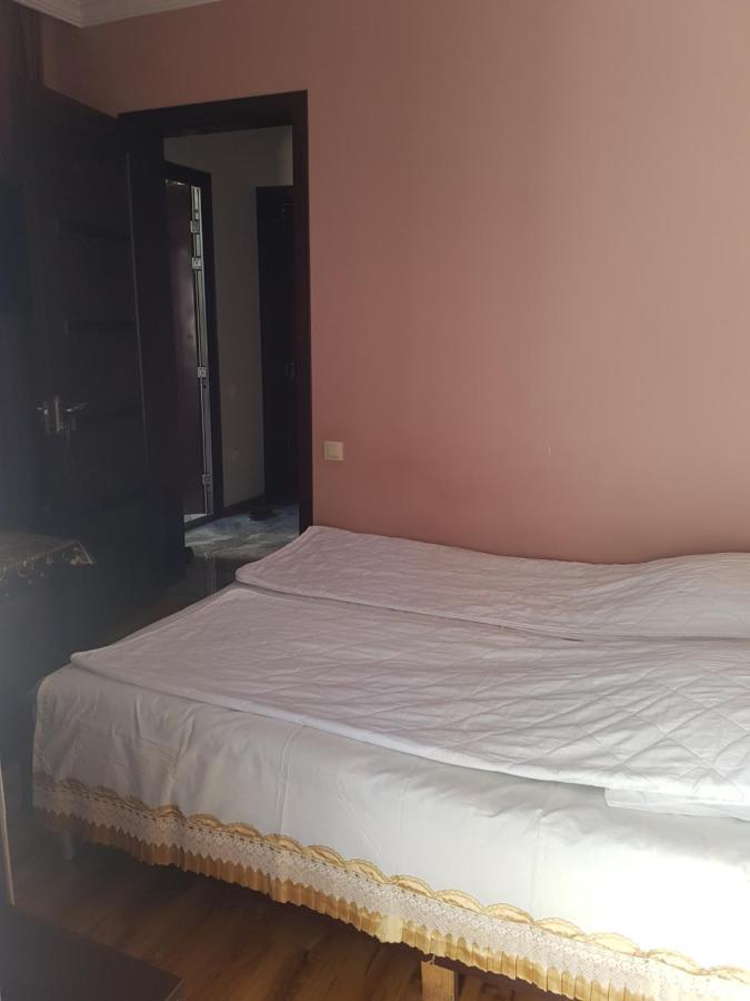 Guest House 2 Floor Batumi Bagian luar foto