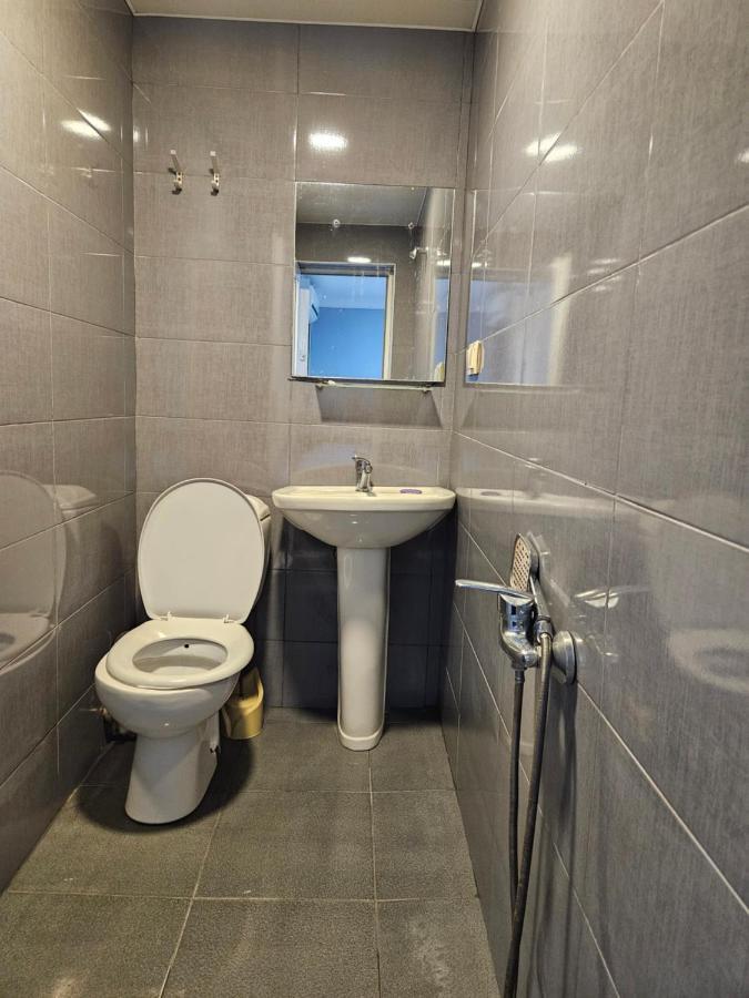 Guest House 2 Floor Batumi Bagian luar foto