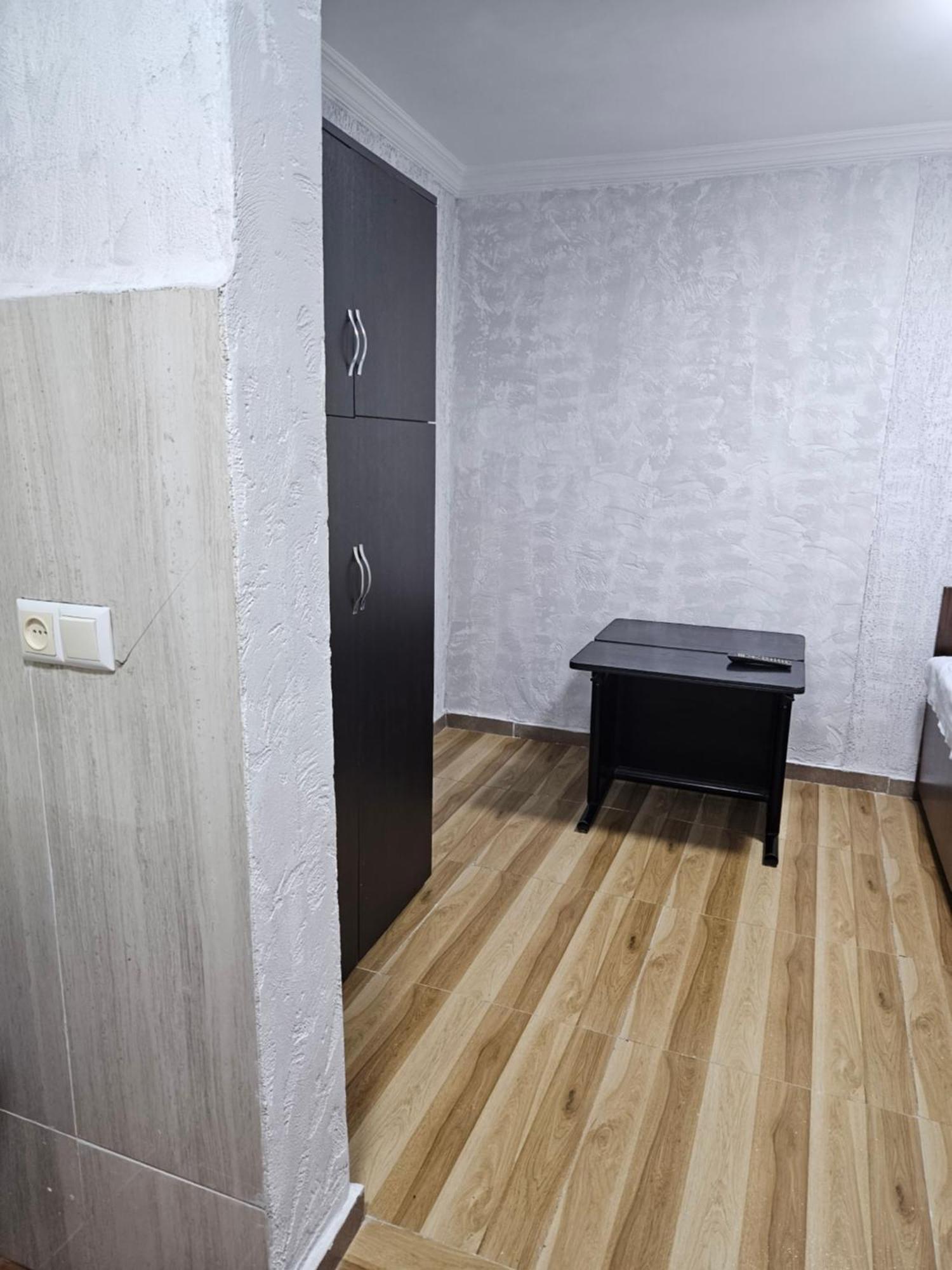 Guest House 2 Floor Batumi Bagian luar foto