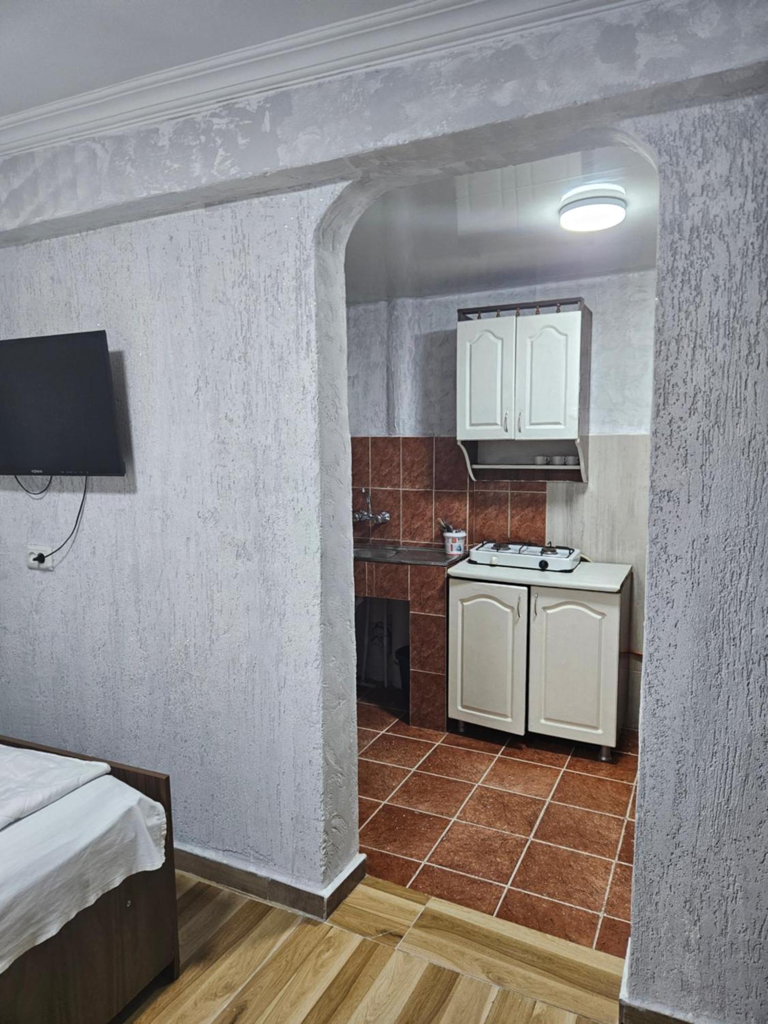 Guest House 2 Floor Batumi Bagian luar foto