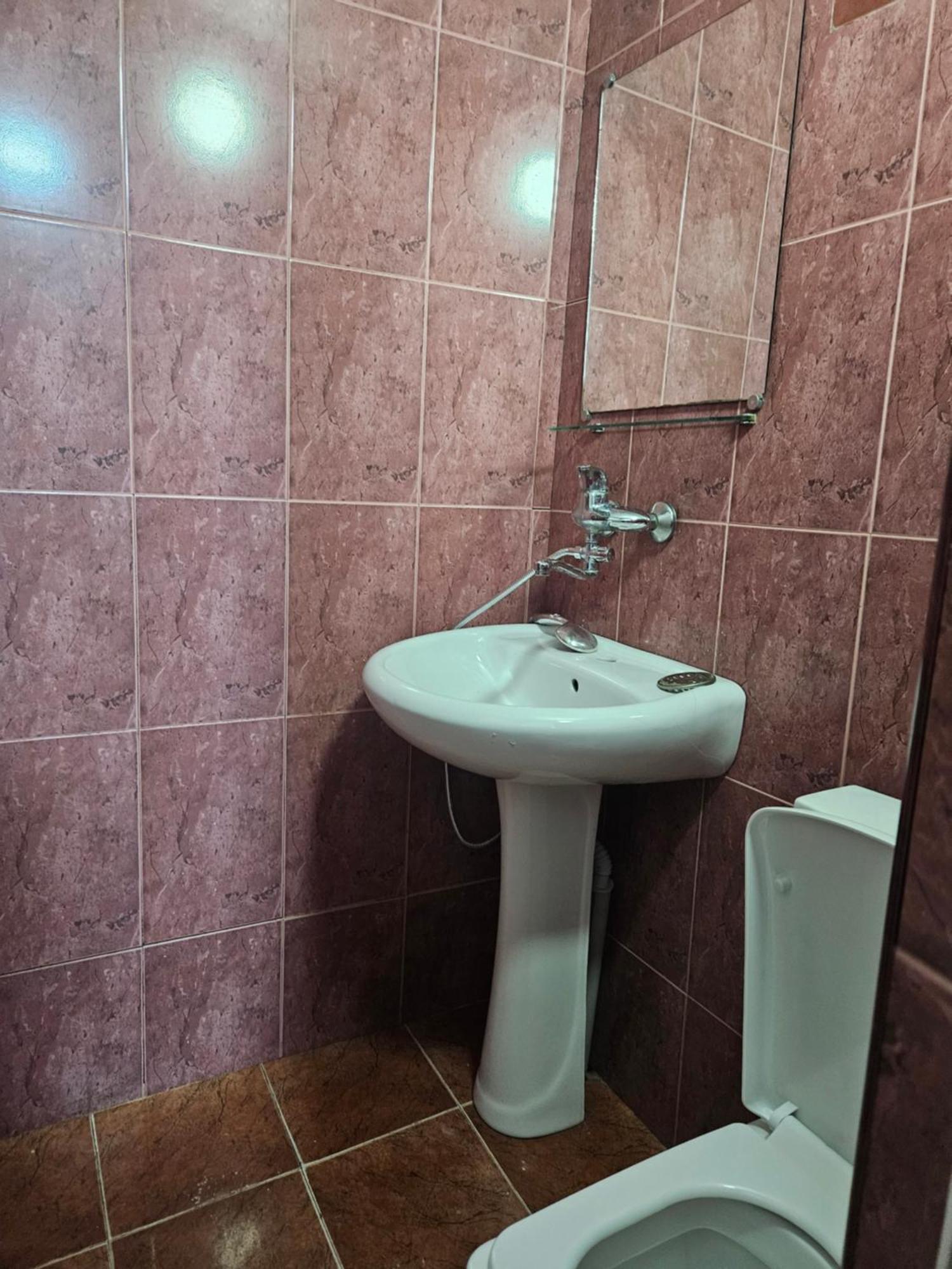 Guest House 2 Floor Batumi Bagian luar foto