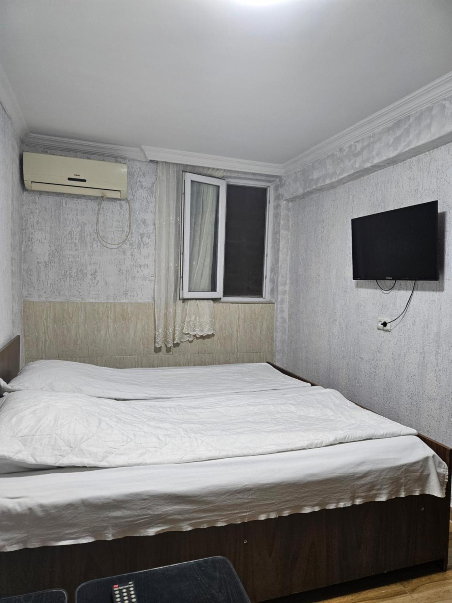 Guest House 2 Floor Batumi Bagian luar foto