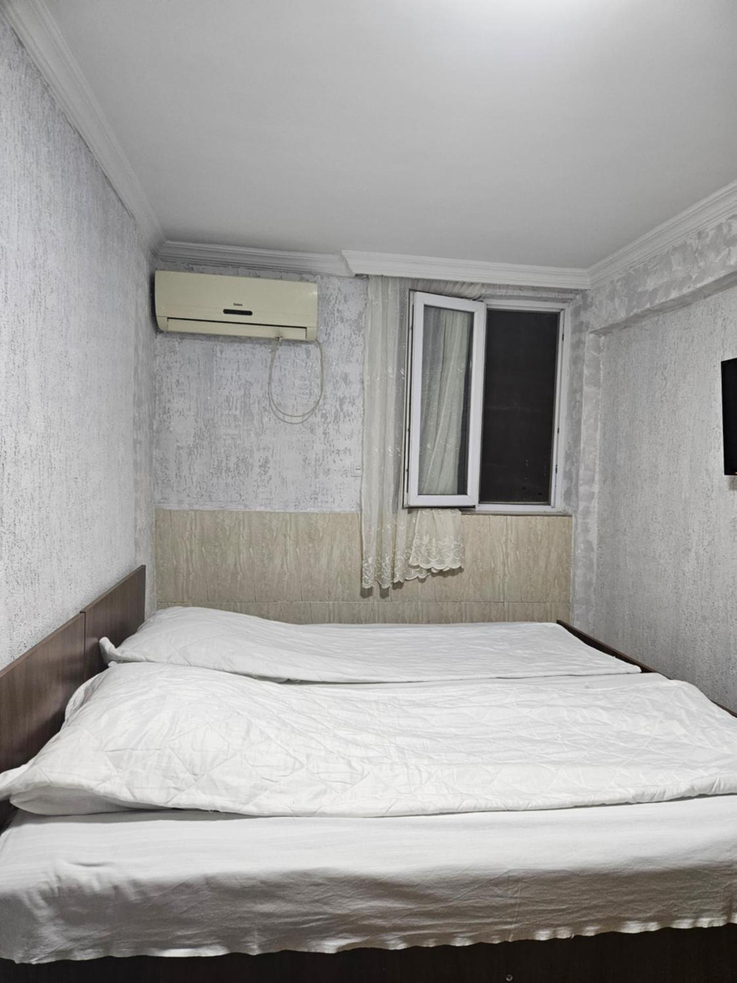 Guest House 2 Floor Batumi Bagian luar foto