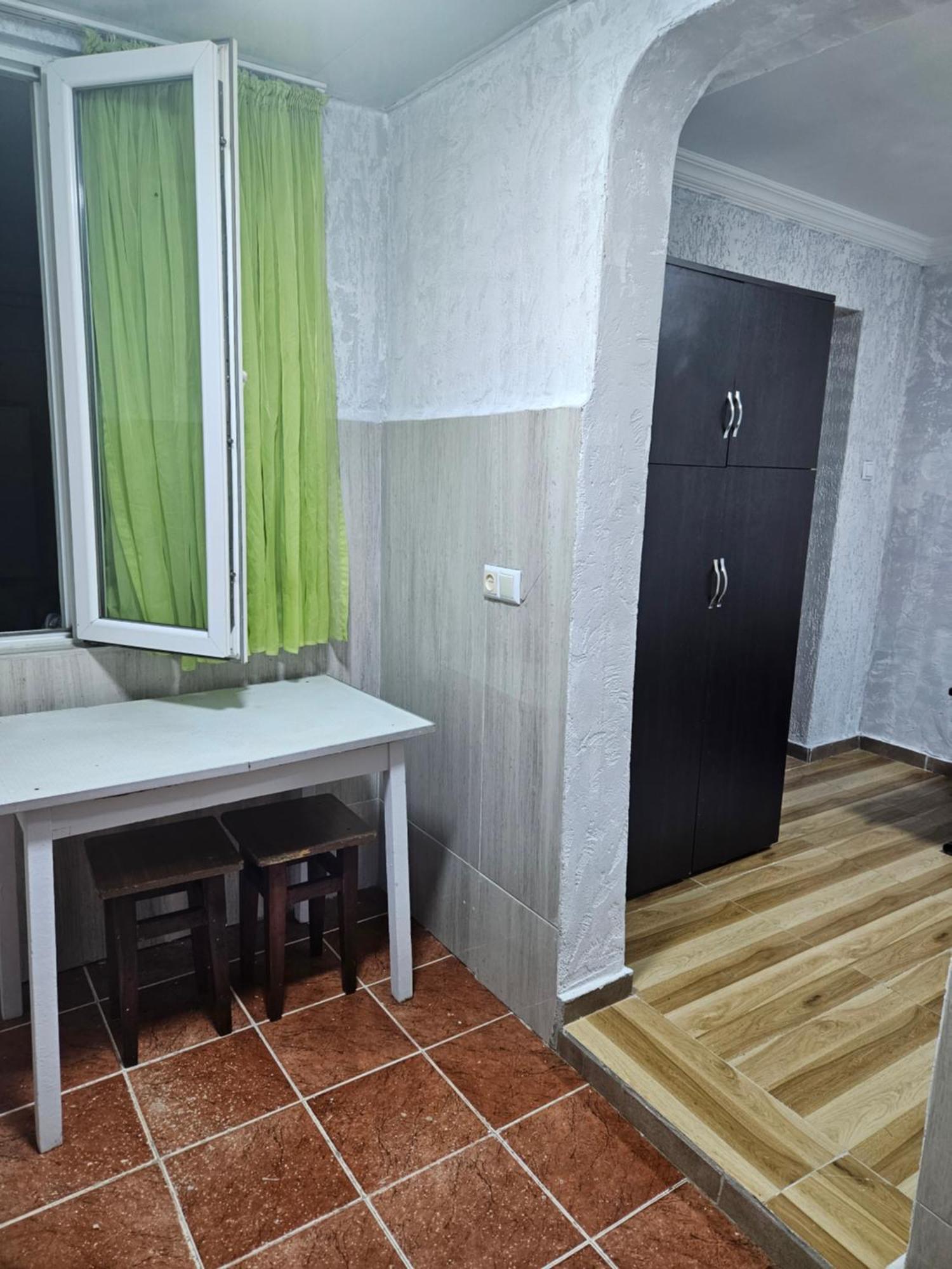 Guest House 2 Floor Batumi Bagian luar foto