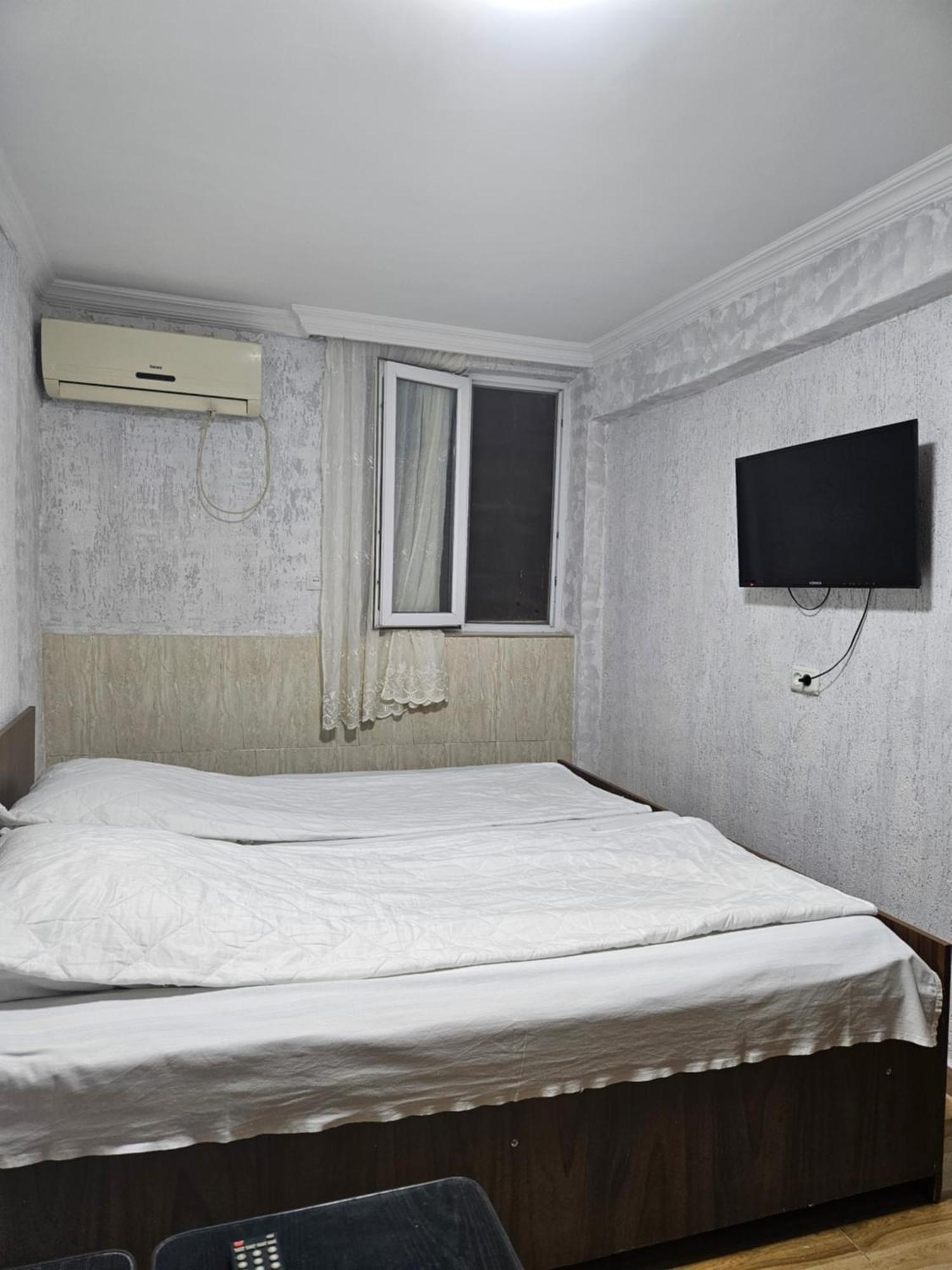Guest House 2 Floor Batumi Bagian luar foto