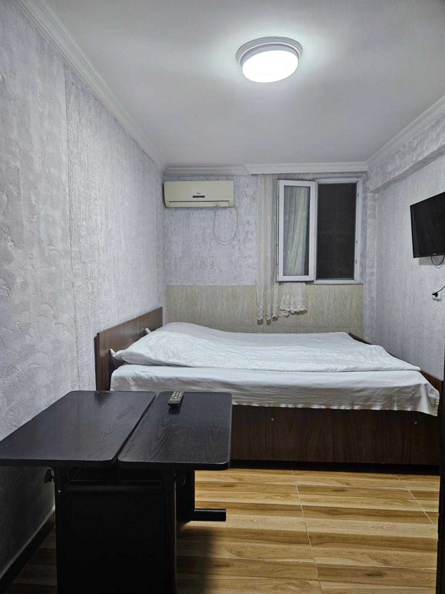 Guest House 2 Floor Batumi Bagian luar foto
