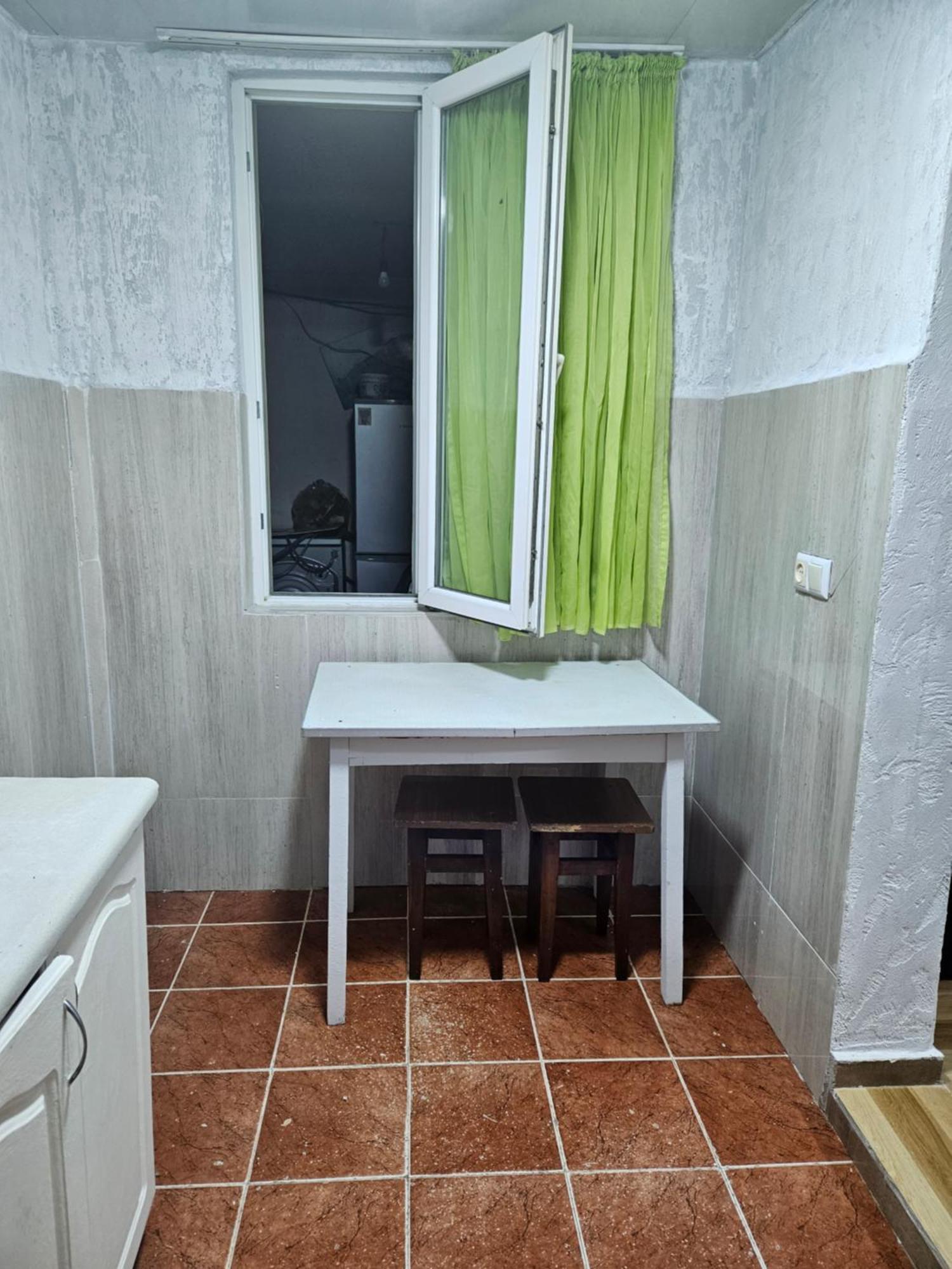 Guest House 2 Floor Batumi Bagian luar foto