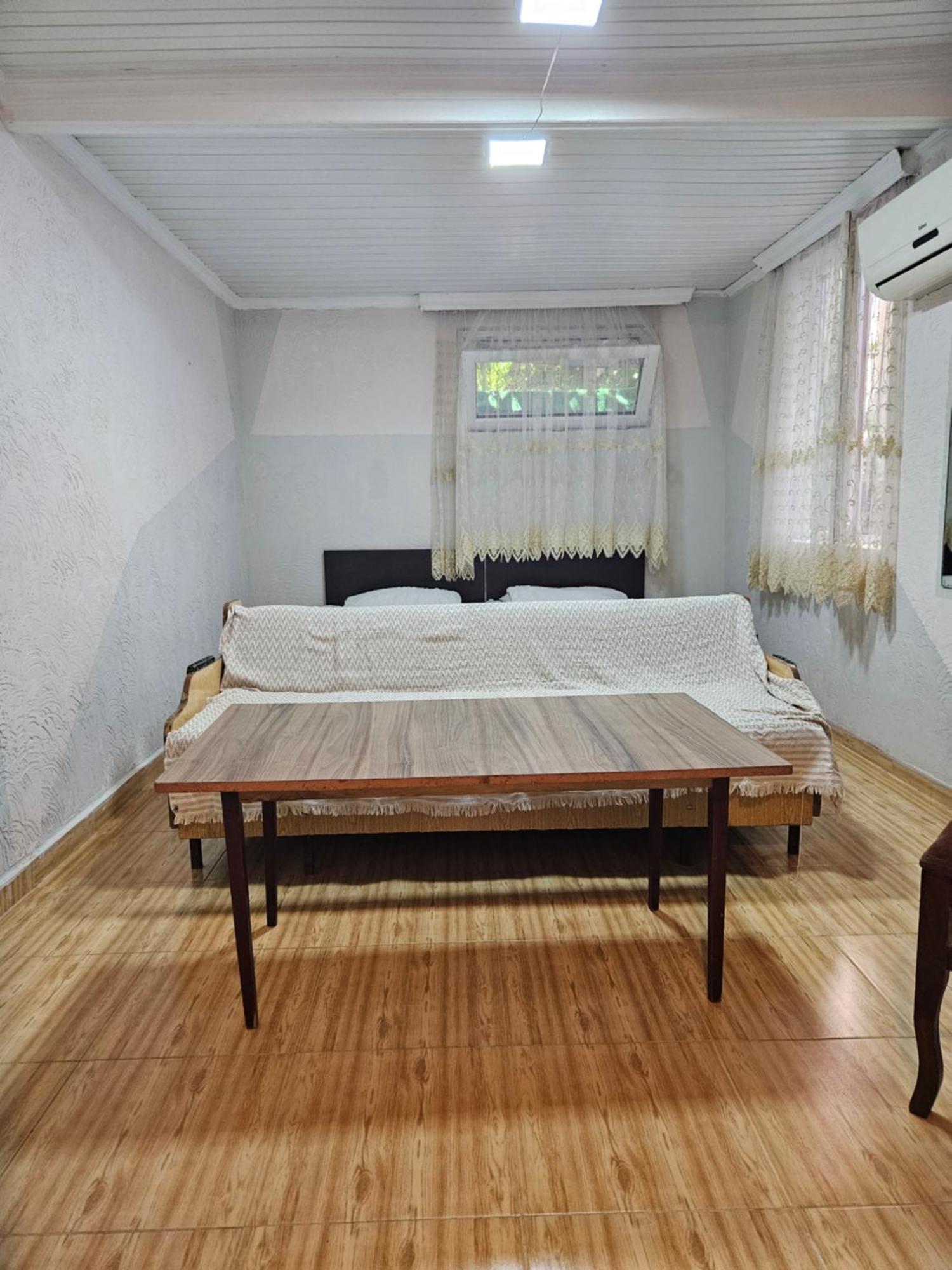 Guest House 2 Floor Batumi Bagian luar foto
