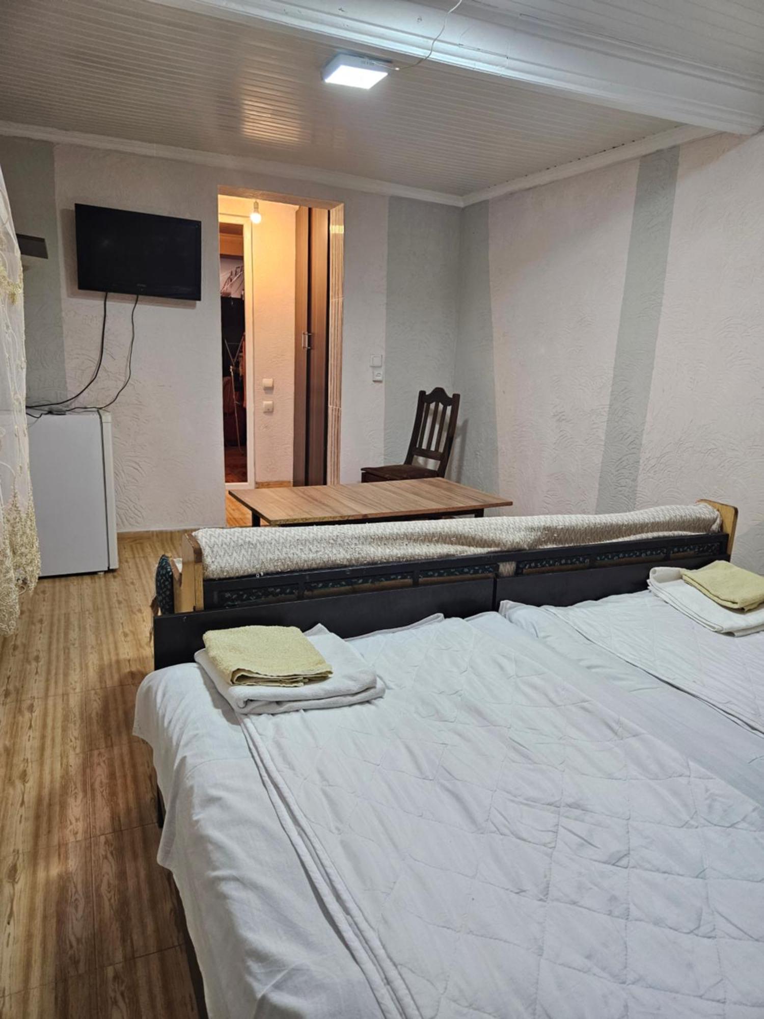 Guest House 2 Floor Batumi Bagian luar foto