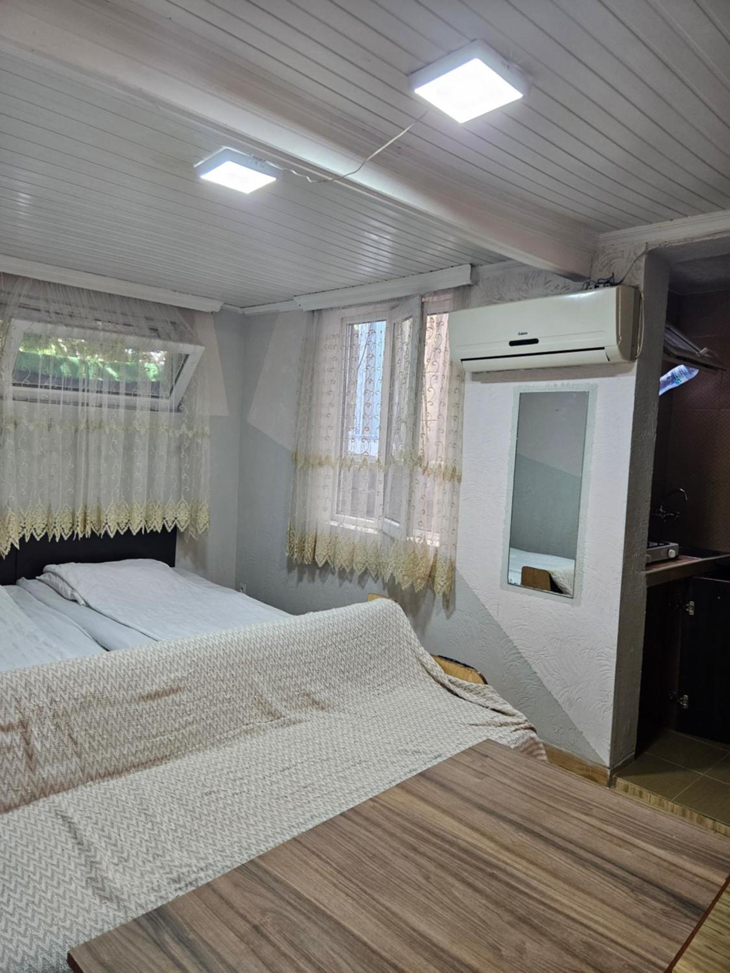 Guest House 2 Floor Batumi Bagian luar foto